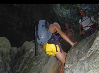  Canyoning in groups 